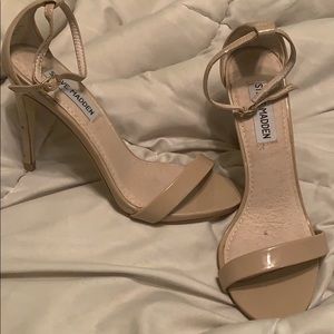 Steve Madden nude heel